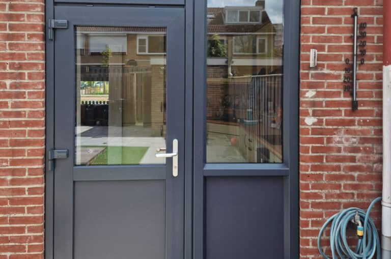 Nieuwe kunststof achterdeur Purmerend