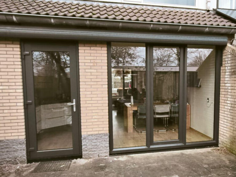 Kunststof achterdeur en schuifpui Heerhugowaard