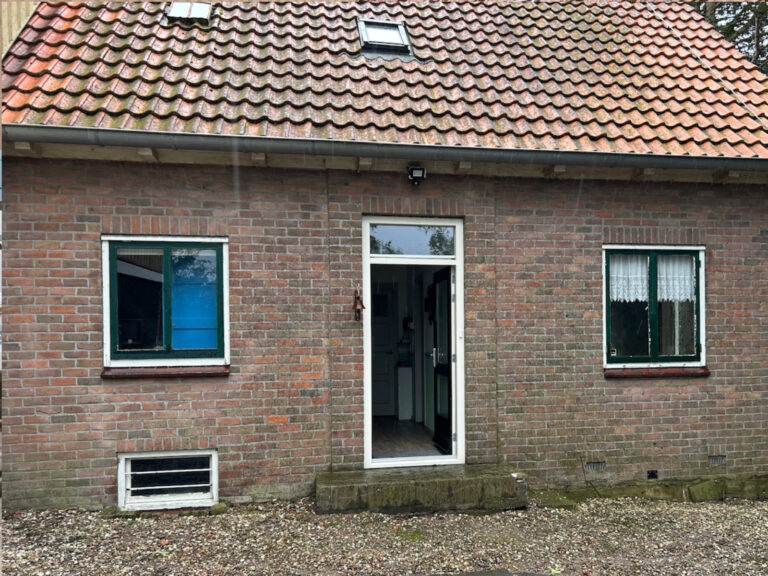 Oude houten kozijnen voorgevel Wieringerwerf