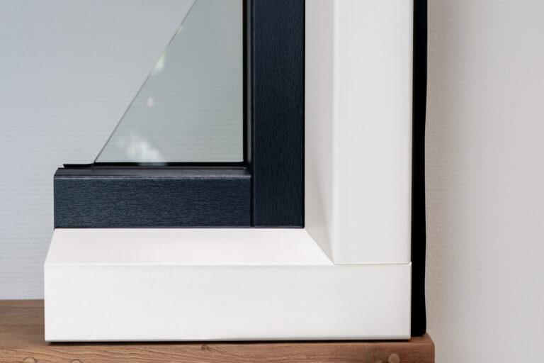 Voorbeeld kunststof kozijn in showroom