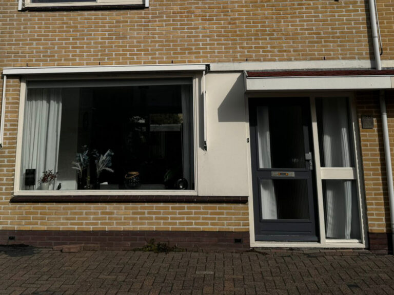 Oude voordeur Anna Paulowna