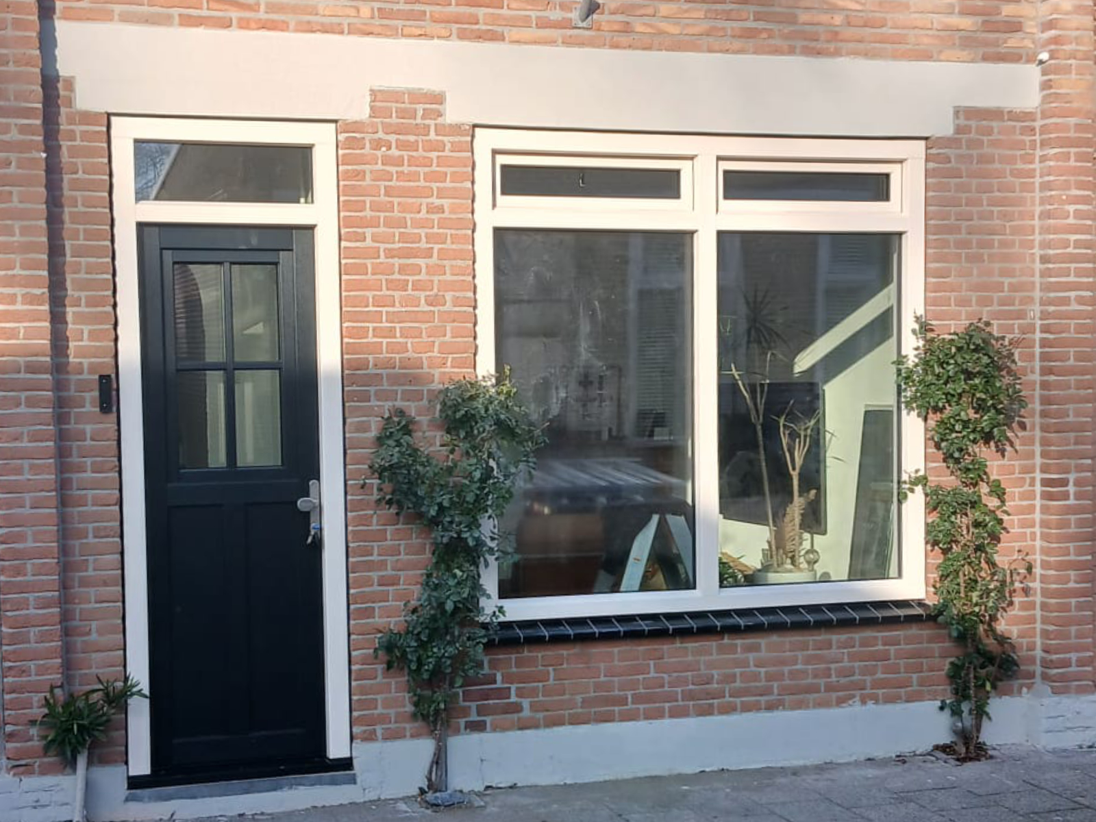 Kunststof voordeur en raamkozijn Schagen